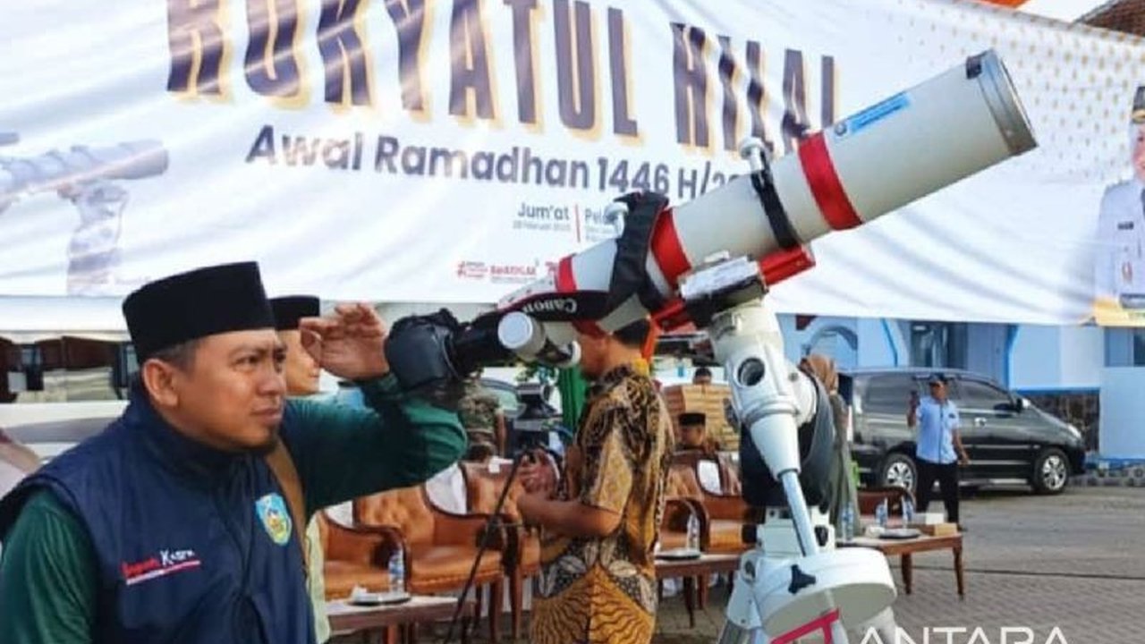 Tim Hisab Rukyat Situbondo gagal melihat hilal karena langit gelap, sehingga penetapan awal Ramadhan 1446 H bergantung pada sidang isbat.