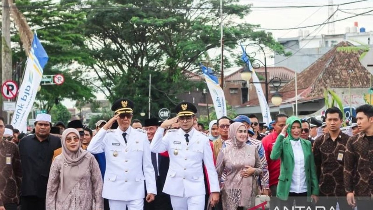 Wali Kota Sukabumi, Ayep Zaki, menetapkan peningkatan kesejahteraan masyarakat dan pemerataan pembangunan sebagai program prioritas 100 hari kerjanya, dengan fokus menurunkan angka kemiskinan.