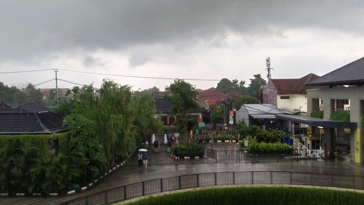 BMKG melaporkan curah hujan di Denpasar Januari 2025 mencapai 560 milimeter, jauh di atas angka normal dan rata-rata 25 tahun terakhir, dengan potensi hujan lebat di beberapa wilayah Bali pada Februari mendatang.