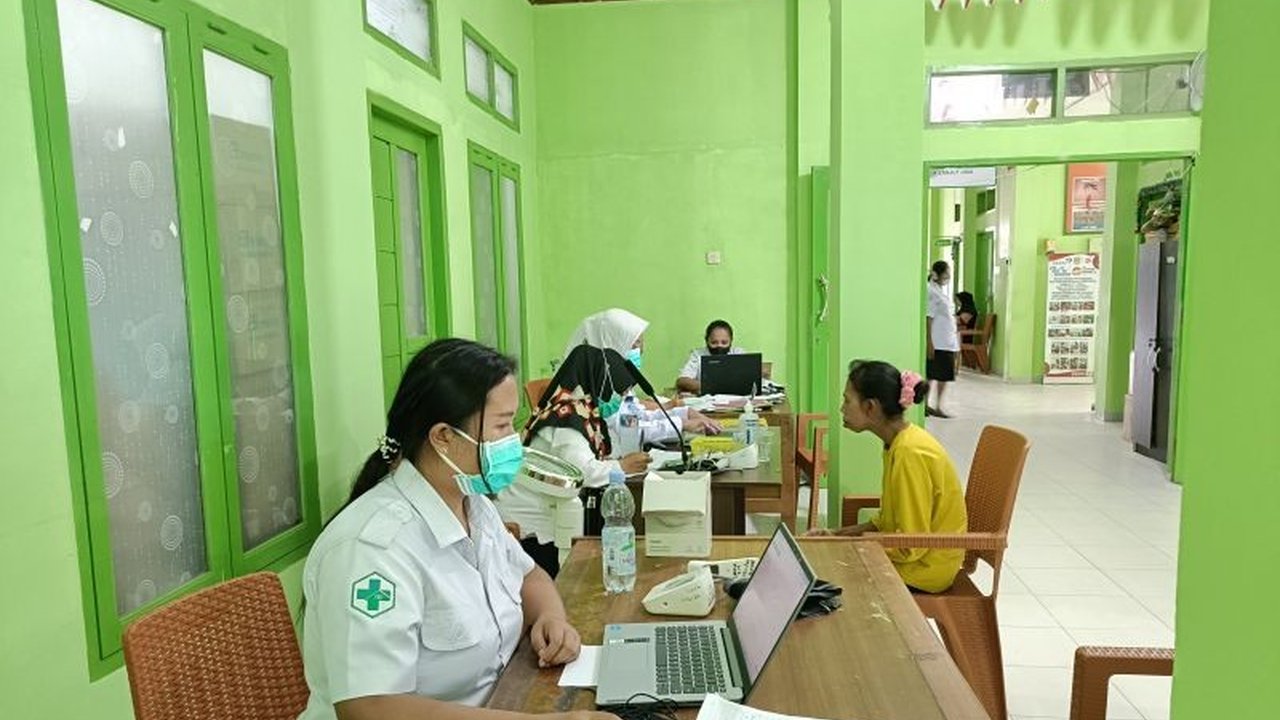 Puskesmas Timika Jaya gencar mensosialisasikan program Cek Kesehatan Gratis (CKG) bagi warga Kabupaten Mimika, Papua Tengah, yang bertepatan dengan hari ulang tahun mereka, sebagai hadiah dari pemerintah.