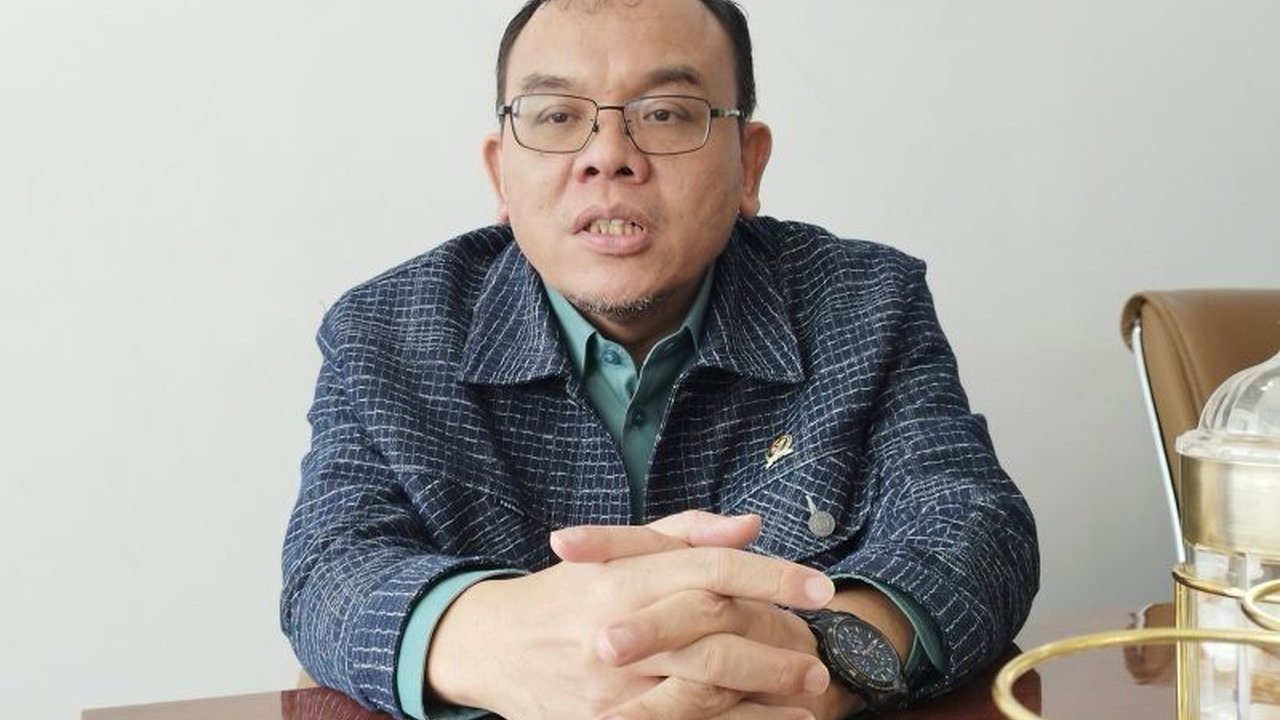 Ketua Komisi VII DPR RI, Saleh Partaonan Daulay, mendorong pemerintah memfasilitasi UMKM dan ekraf melalui bazar Ramadhan untuk meningkatkan perekonomian.