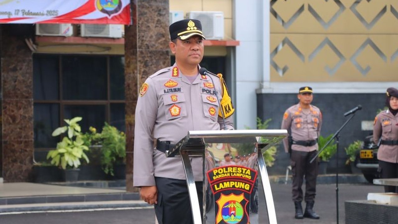 Polresta Bandarlampung meningkatkan patroli keamanan di berbagai titik rawan selama Ramadhan untuk menjaga ketertiban dan keamanan masyarakat, serta mengimbau remaja untuk mengisi waktu liburan dengan kegiatan positif.