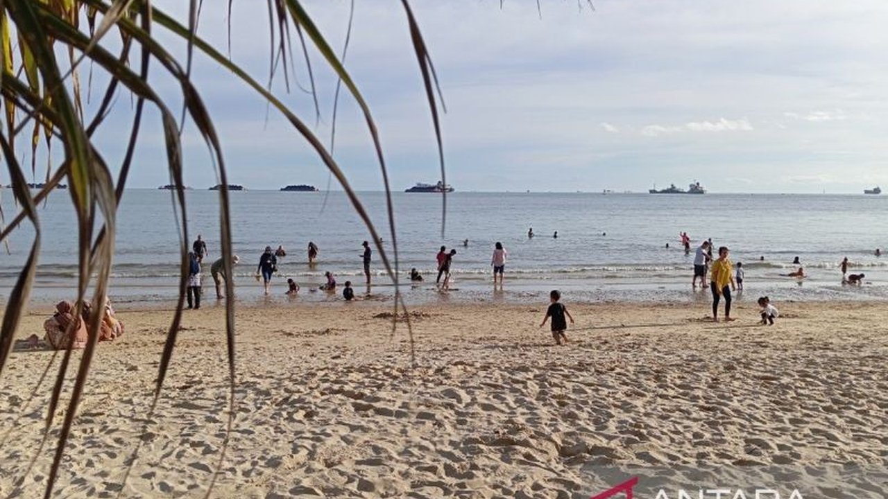 BMKG memprakirakan pasang laut setinggi 2,8 meter di perairan Berau pada 1, 3, dan 4 Maret 2025, berpotensi membahayakan warga pesisir.