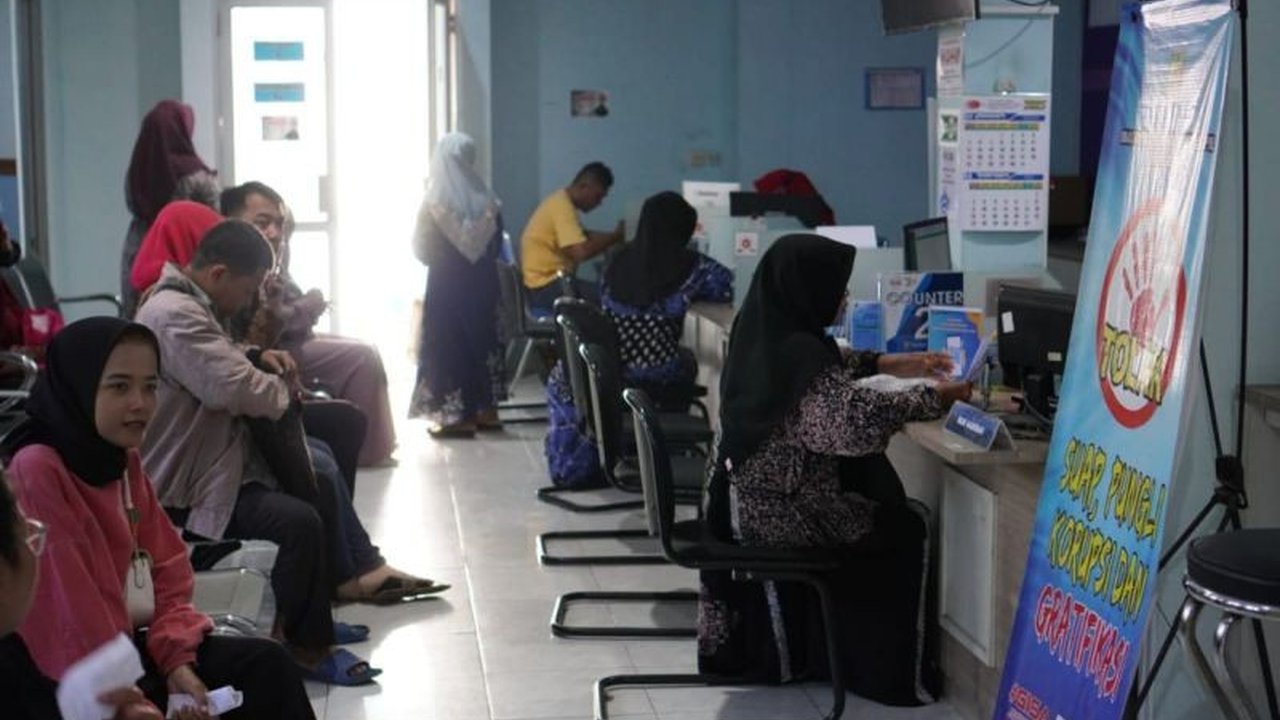 Pemerintah Kota Pekalongan memastikan pelayanan administrasi kependudukan tetap normal selama Ramadhan, beroperasi enam hari kerja dengan jam operasional yang disesuaikan.