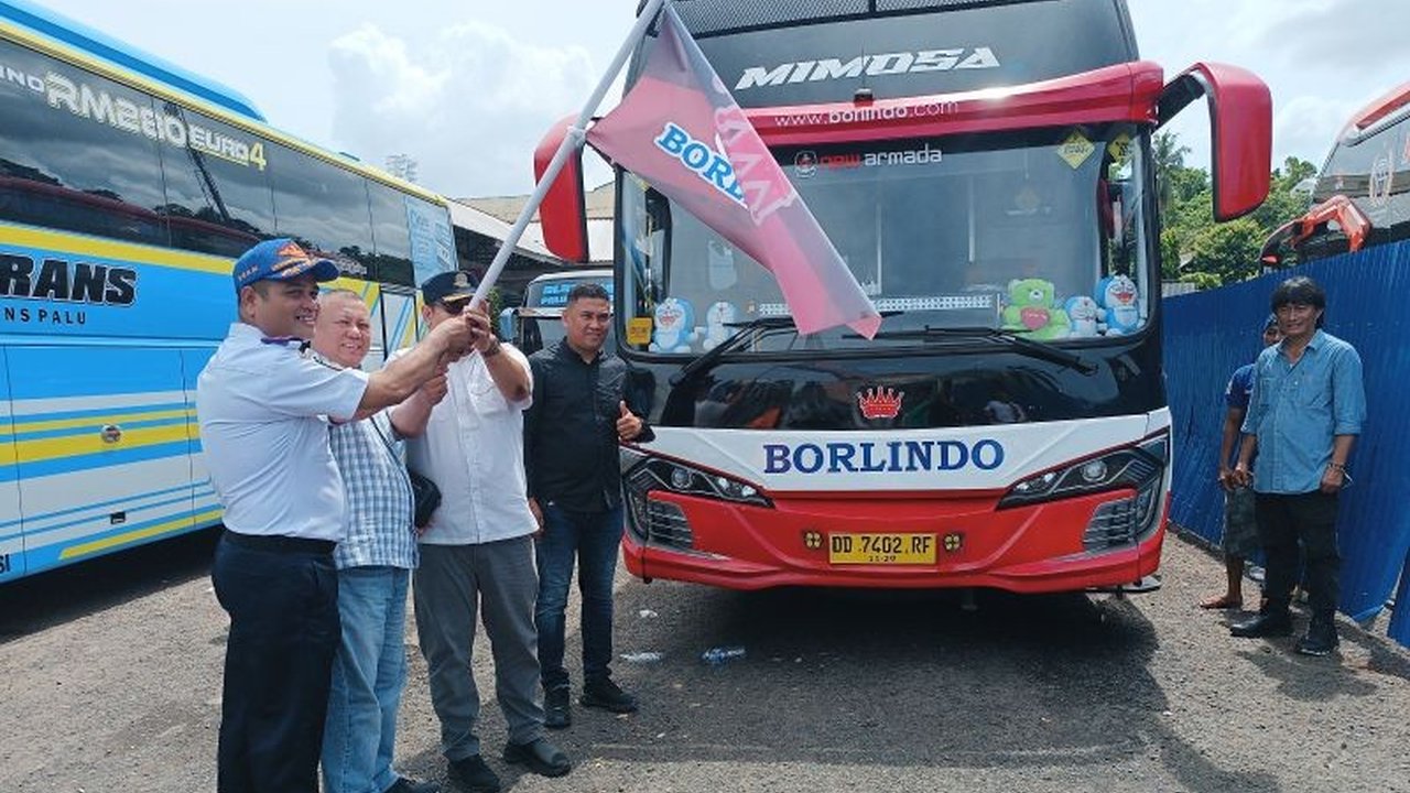 Terminal Malalayang, Manado, kedatangan dua bus AKAP Borlindo untuk melayani rute Manado-Palu, meningkatkan layanan transportasi jelang Idul Fitri.