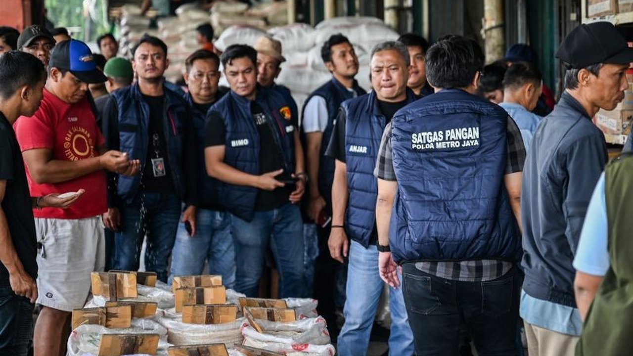 Ketua Koperasi Pasar Induk Beras Cipinang meminta pemerintah menaikkan Harga Eceran Tertinggi (HET) beras medium menjadi Rp13.000 per kilogram agar pedagang tetap untung.