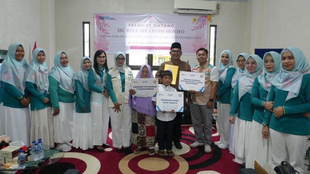 PLN UID Sumatera Utara menyalurkan 50 mushaf Al-Quran khusus tahfidz kepada santri di Padangsidimpuan dan santunan untuk dhuafa dalam rangka menyemarakkan Ramadhan 1446 H.