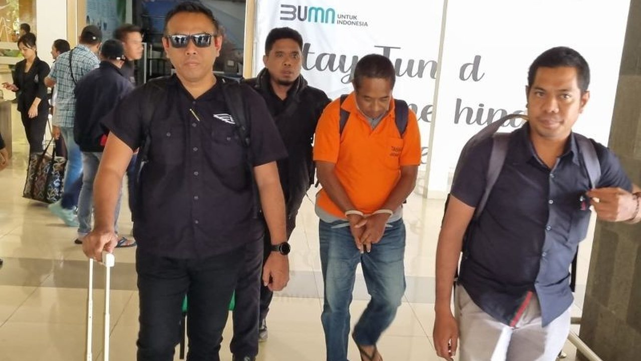 Hironimus Adja, buronan kasus penipuan proyek pembangunan Bendungan Benkoko dan Oeltua di NTT, berhasil ditangkap Polda NTT di Jakarta Selatan setelah tiga hari penyelidikan.