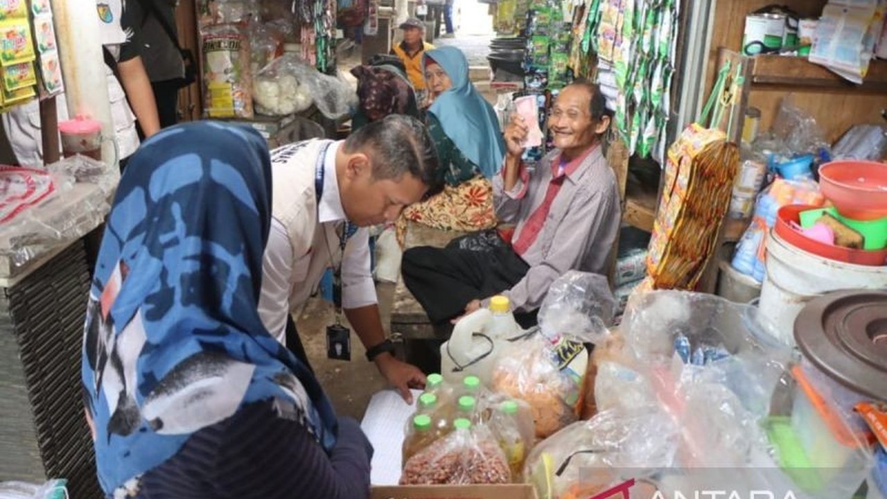 Jelang Ramadhan, Pemkot Pekalongan pantau harga kebutuhan pokok yang relatif stabil, meski beberapa komoditas mengalami kenaikan dan penurunan harga.