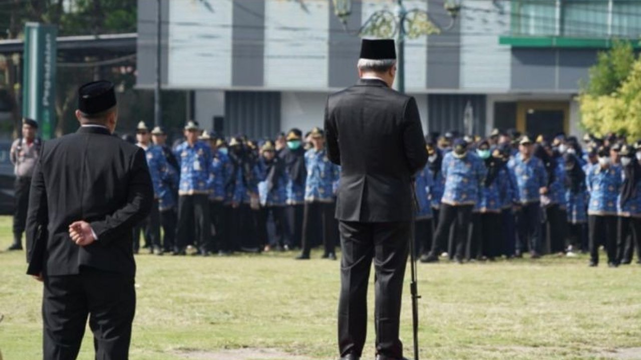 Upacara peringatan Hari Penegakan Kedaulatan Negara di Bantul mengingatkan masyarakat akan pentingnya menjaga kedaulatan, bukan hanya secara teritorial, tetapi juga dalam kebijakan dan kesejahteraan rakyat.