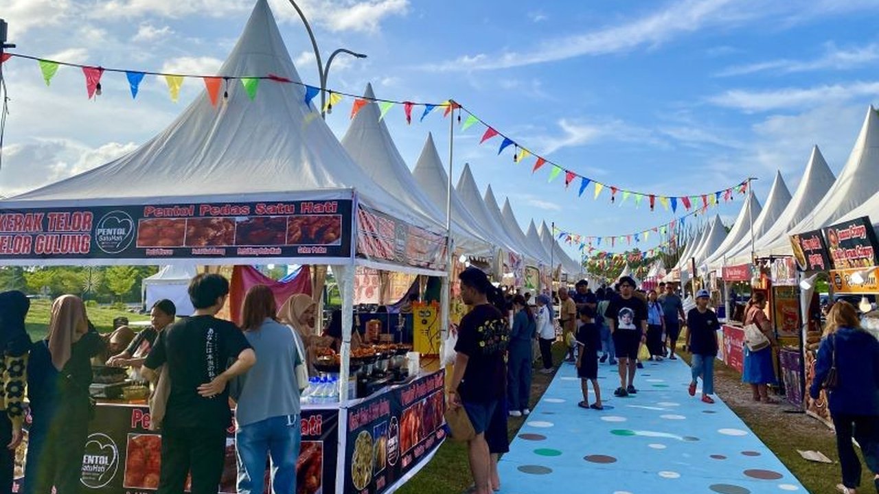 Disbudpar Batam hadirkan kembali bazar ekonomi kreatif Batam Wonder Food and Art Ramadhan (BWR) di Taman Dang Anom, sebagai wadah UMKM dan kegiatan keagamaan selama Ramadhan.