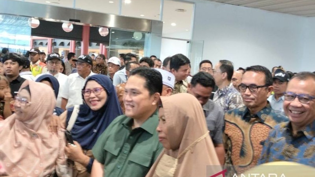 Menteri BUMN Erick Thohir memperkirakan Terminal 2F Bandara Soekarno-Hatta akan beroperasi untuk penerbangan haji dan umrah pada Lebaran tahun ini, dengan fokus peningkatan layanan dan efisiensi anggaran.
