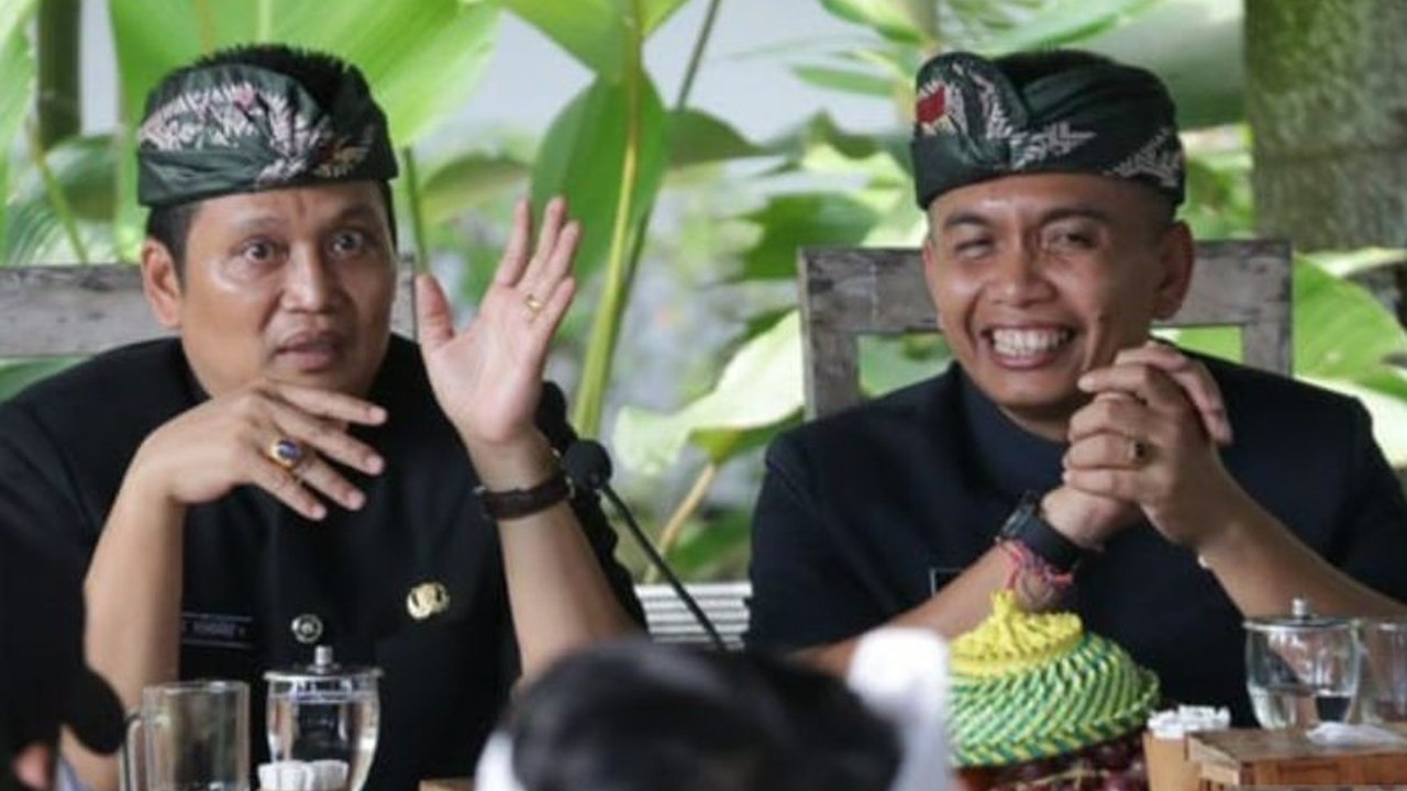 Pemerintah Kabupaten Jembrana, Bali, akan merger beberapa dinas dan mencari sumber pendapatan baru untuk mengatasi penurunan pendapatan daerah akibat berkurangnya DAK, DAU, SG, dan bagi hasil pajak kendaraan bermotor.