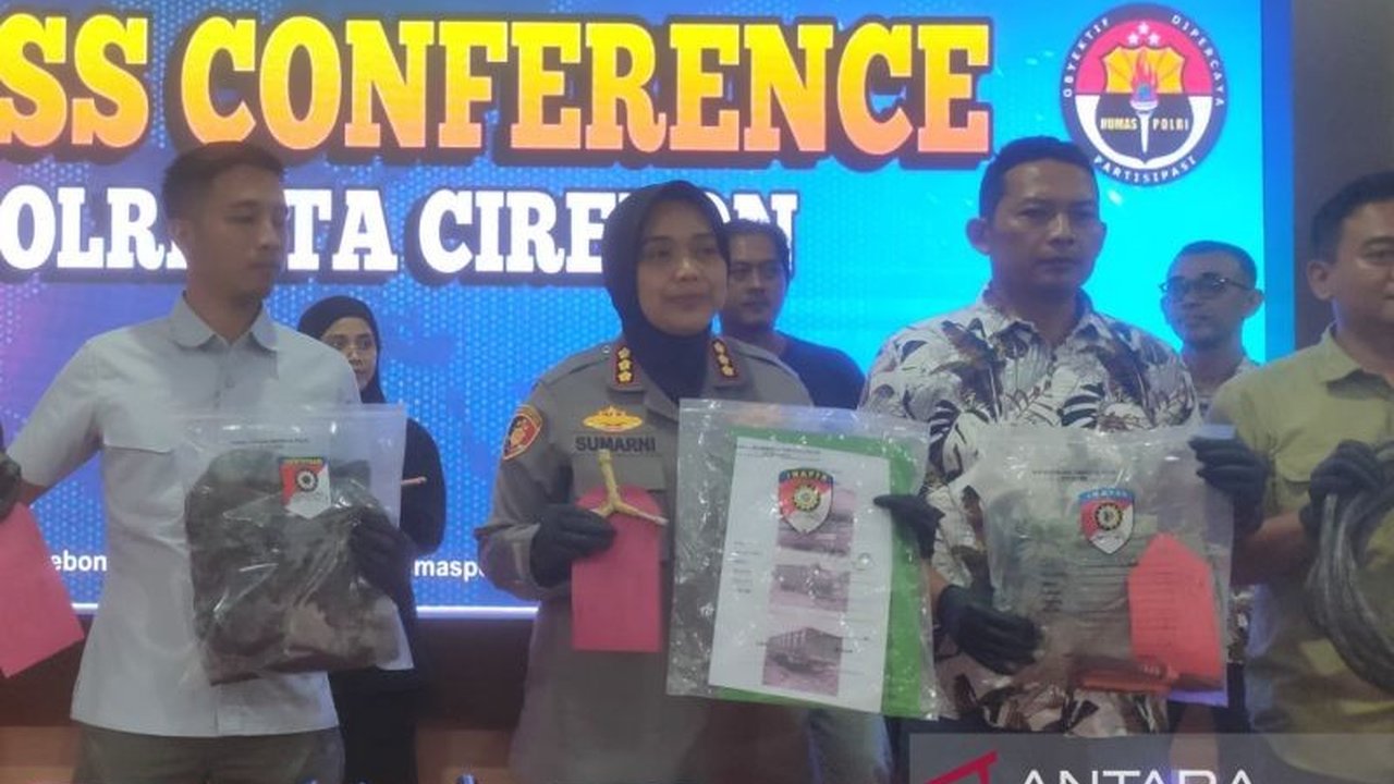 Polresta Cirebon berhasil meringkus tiga pelaku pencurian 18 ton batubara dari stockpile perusahaan swasta di Cirebon; para pelaku terancam hukuman tujuh tahun penjara.