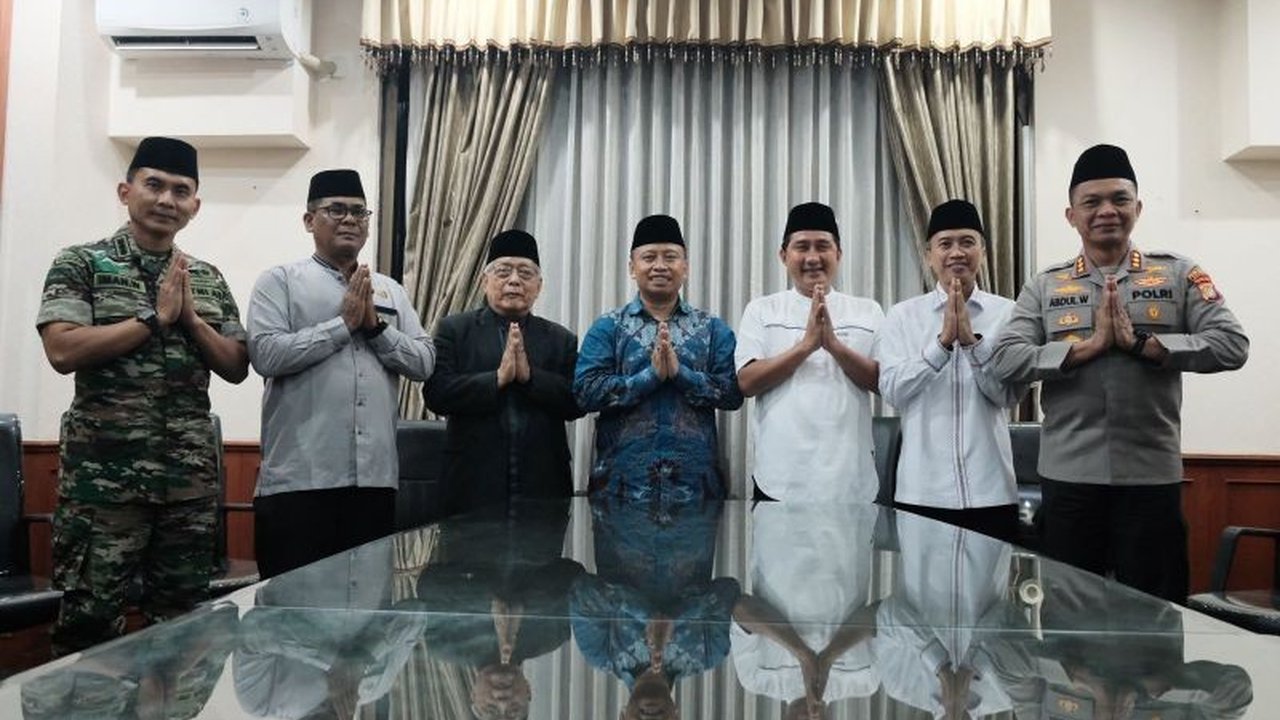 Pemerintah Kota Depok melarang Sahur On The Road (SOTR) selama Ramadhan 1446 H karena dinilai lebih banyak mudharatnya, dan akan melakukan patroli bersama aparat keamanan.