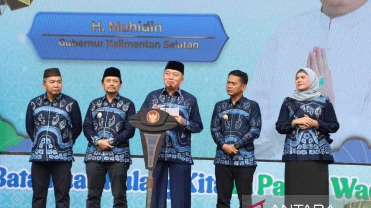 Pasar Wadai Ramadhan di Banjarmasin resmi dibuka, Gubernur Kalsel sebut sebagai upaya mendorong pertumbuhan ekonomi Usaha Mikro Kecil dan Menengah (UMKM) di sektor kuliner.