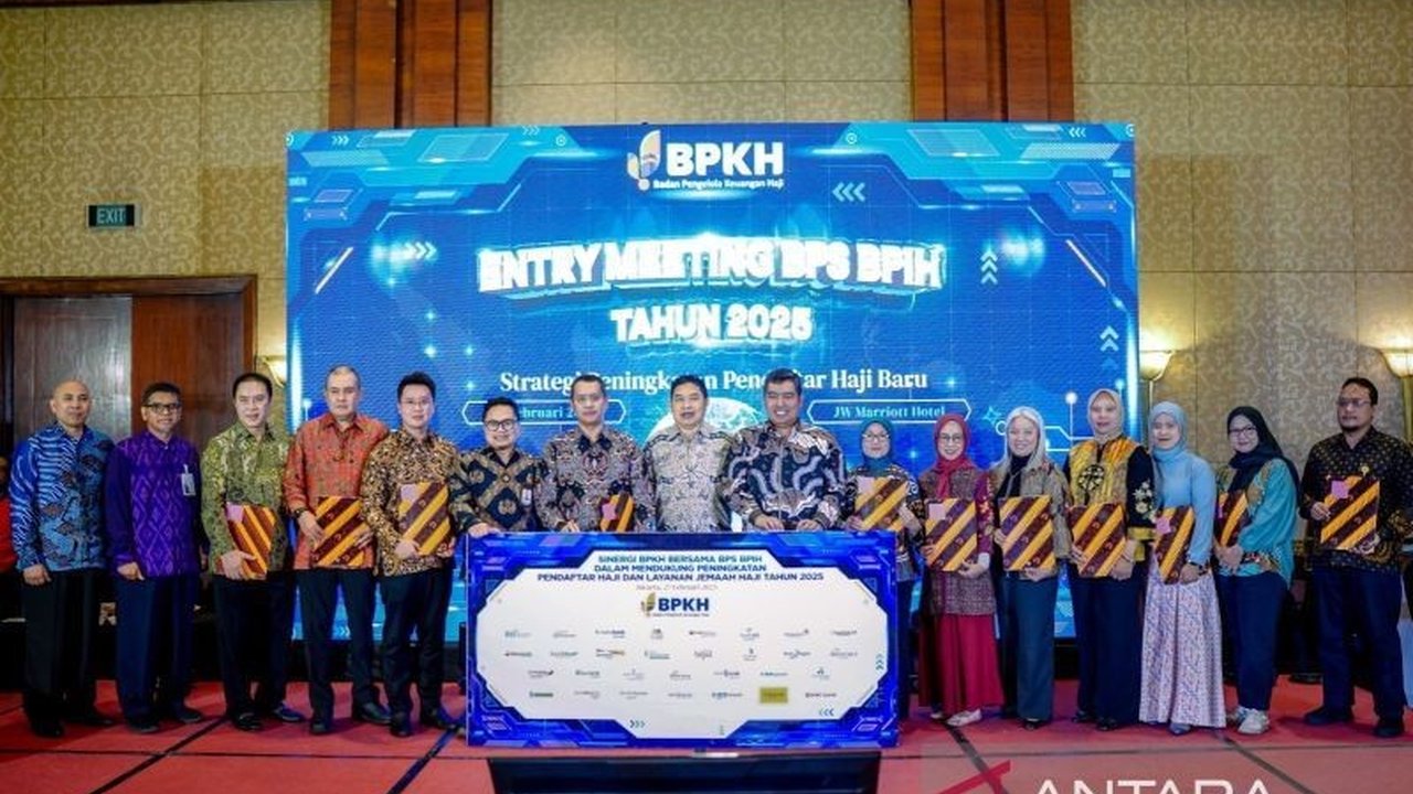 Badan Pengelola Keuangan Haji (BPKH) dan 30 Bank Penerima Setoran Biaya Penyelenggaraan Ibadah Haji (BPS-BPIH) berkolaborasi untuk meningkatkan layanan haji bagi jamaah Indonesia melalui digitalisasi dan pengembangan produk perbankan syariah.