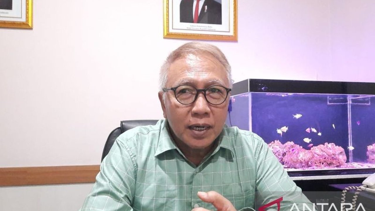 DPRD Kota Semarang mendesak Pemkot segera melakukan kajian menyeluruh terhadap jalur Silayur, Ngaliyan, yang rawan kecelakaan, terutama dengan adanya pembangunan exit tol Ngaliyan.