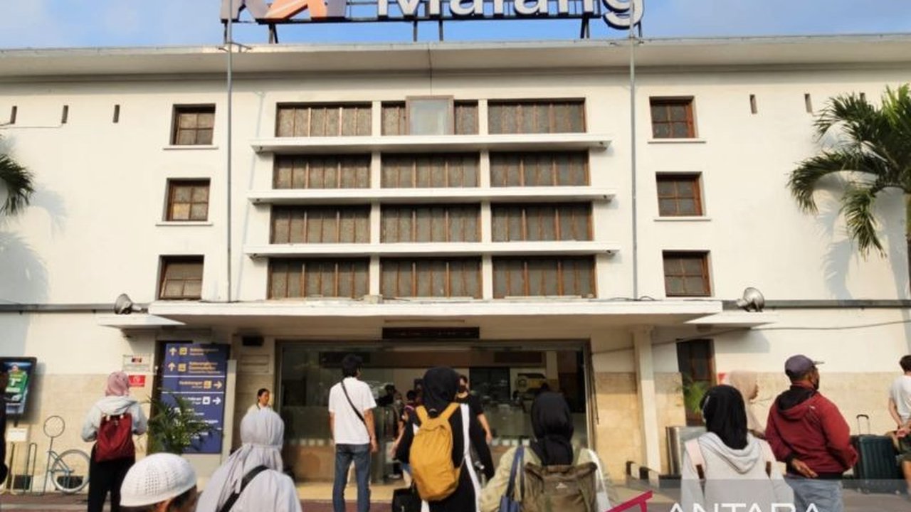 Lonjakan penumpang di Stasiun Malang mencapai 12.028 orang selama tradisi munggahan, didominasi tujuan Yogyakarta, Jakarta, Bandung, dan Banyuwangi.