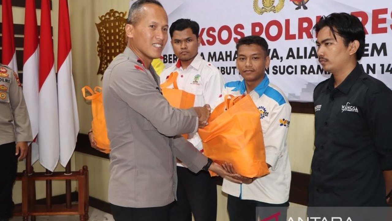 Kepolisian Resor Aceh Barat (Polres Aceh Barat) menyalurkan 100 paket sembako kepada mahasiswa sebagai wujud kepedulian dan mempererat silaturahmi menjelang Ramadhan.