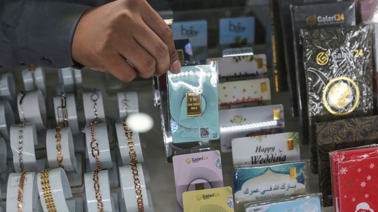 Kepala Ekonom PermataBank, Josua Pardede, memaparkan strategi agar bank emas di Indonesia berjalan optimal dan berkelanjutan, meliputi keamanan, kolaborasi, regulasi adaptif, dan literasi publik.