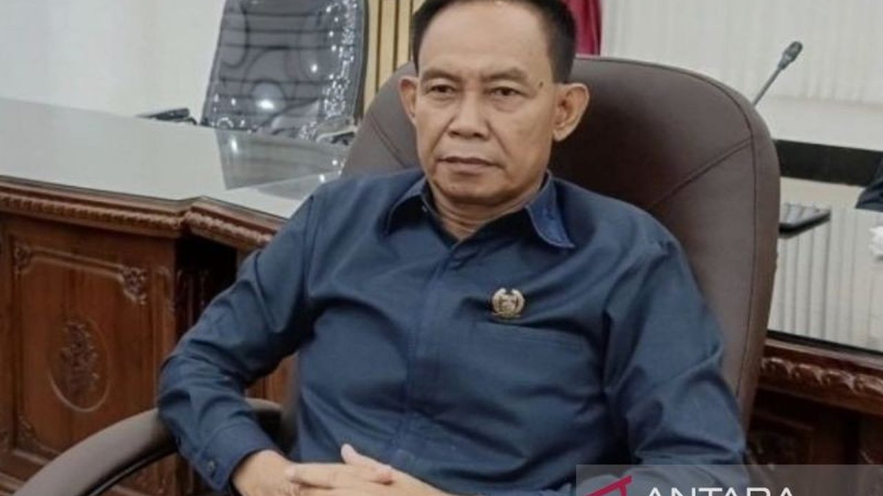 Ketua Komisi III DPRD Barito Selatan mengingatkan pedagang makanan dan minuman agar tidak menggunakan bahan berbahaya dan pewarna buatan demi kesehatan konsumen selama Ramadhan.