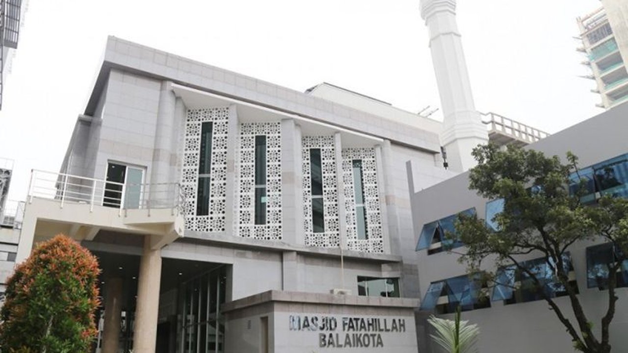 Masjid Fatahillah Siapkan 100 Paket Takjil Gratis Selama Ramadhan