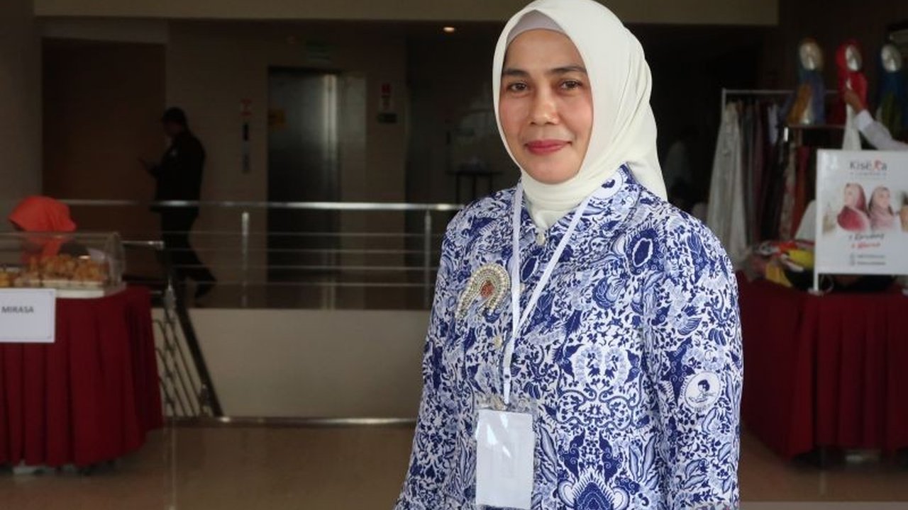 Anggota Komisi V DPRD NTB, Sitti Ari, mendorong pemerataan pembangunan dapur Program Makan Bergizi Gratis (MBG) di seluruh wilayah NTB untuk meningkatkan pertumbuhan ekonomi lokal dan gizi anak.