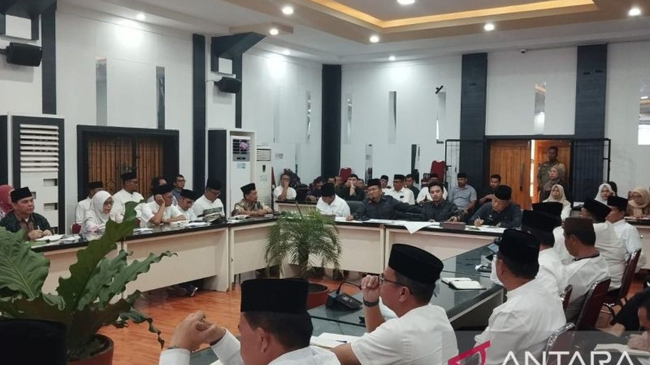 Pemerintah Kota Jambi percepat perbaikan 101 titik jalan rusak sebagai program prioritas 100 hari kerja Wali Kota Maulana dan Wakil Wali Kota Diza,  dengan target peningkatan keselamatan dan kenyamanan masyarakat.