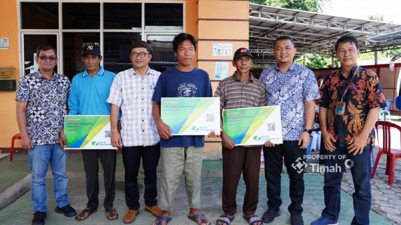 PT Timah Tbk melindungi 28 nelayan di Toboali, Bangka Selatan dengan fasilitas BPJS Ketenagakerjaan, sebagai bagian dari komitmen perusahaan terhadap kesejahteraan masyarakat sekitar.