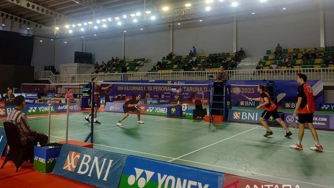 Pasangan ganda campuran Indonesia, Bobby Setiabudi/Melati Daeva Oktavianti, raih gelar juara di Sri Lanka International Challenge 2025 setelah laga dramatis melawan pasangan Jepang.