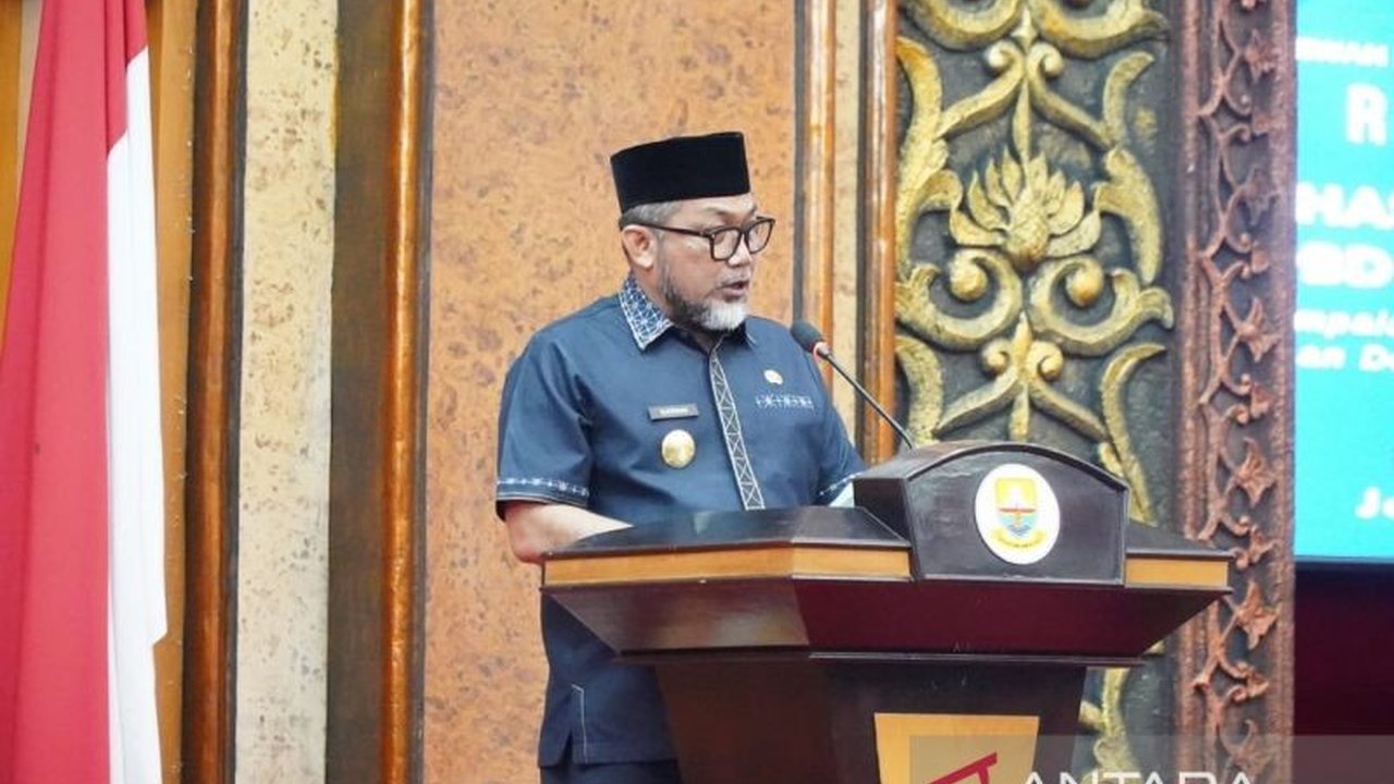 Pemerintah Provinsi Jambi mengurangi jam kerja ASN menjadi 32,5 jam per minggu selama Ramadhan 1446 H untuk menjaga kebugaran dan meningkatkan kualitas ibadah puasa pegawai.