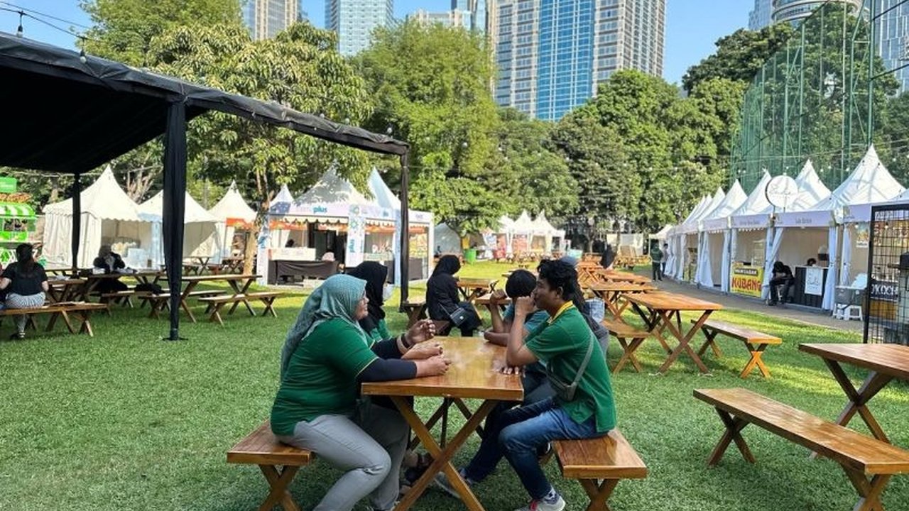 Sundown Markette hadir di GBK selama Ramadhan 2025, menawarkan suasana piknik yang nyaman, kuliner Nusantara, takjil gratis, dan tempat ibadah, menjadi destinasi ngabuburit favorit warga Jakarta.