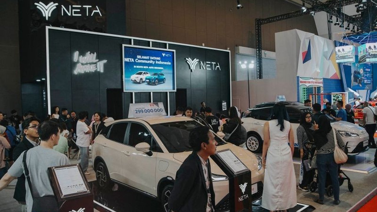 NETA Auto Indonesia berhasil membukukan 328 Surat Pemesanan Kendaraan (SPK) selama pameran IIMS 2025, menunjukkan potensi pasar mobil listrik di Indonesia.