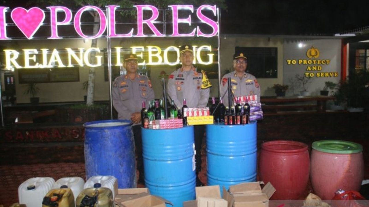 Polres Rejang Lebong, Bengkulu, gencar memberantas peredaran miras dan mengamankan berbagai barang bukti untuk menciptakan suasana kondusif selama bulan Ramadhan.