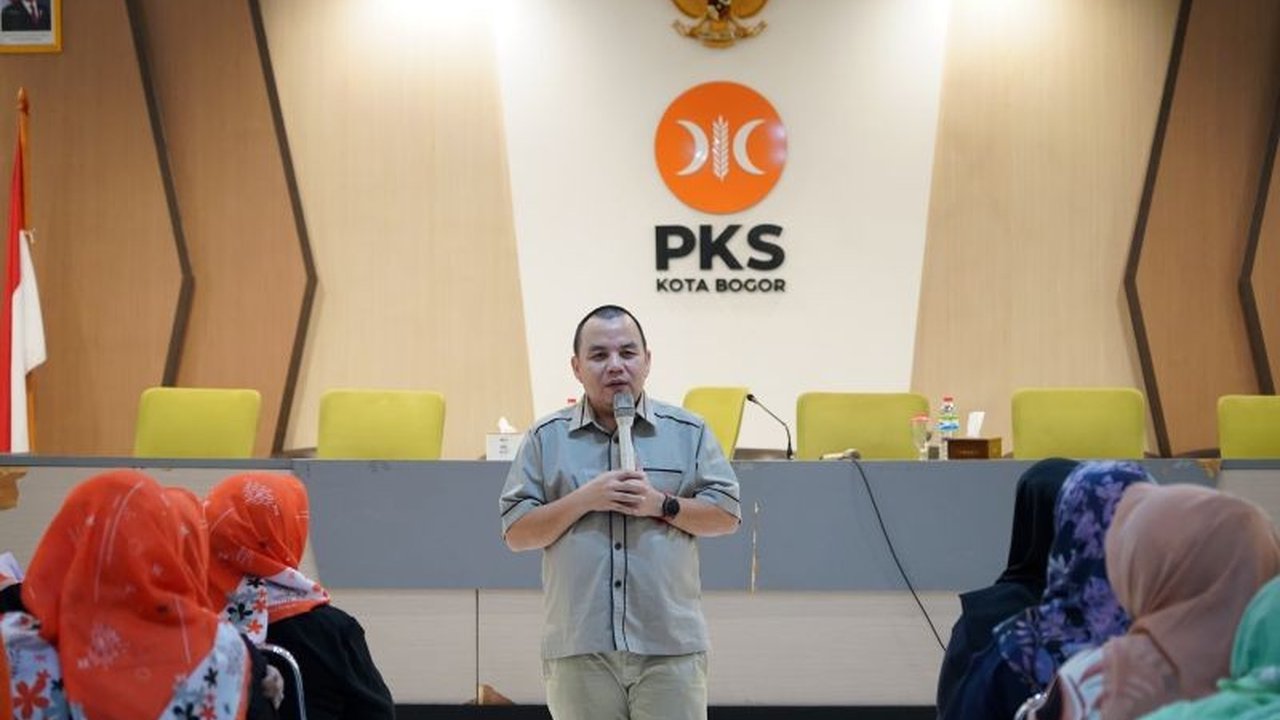 Ketua DPRD Kota Bogor, Adityawarman Adil, menyerap berbagai aspirasi warga selama reses, termasuk soal ekonomi, BPJS Kesehatan, dan kesejahteraan lansia, serta berkomitmen memperjuangkannya.