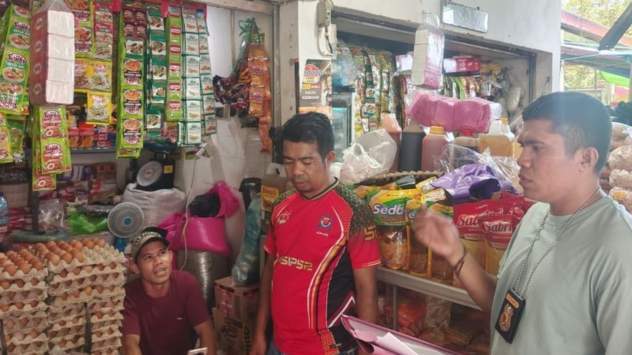 Satgas Pangan Polres Manggarai Barat memastikan stok bahan pokok di Labuan Bajo aman dan harga relatif stabil menjelang Ramadhan, meskipun ada kenaikan bervariatif.