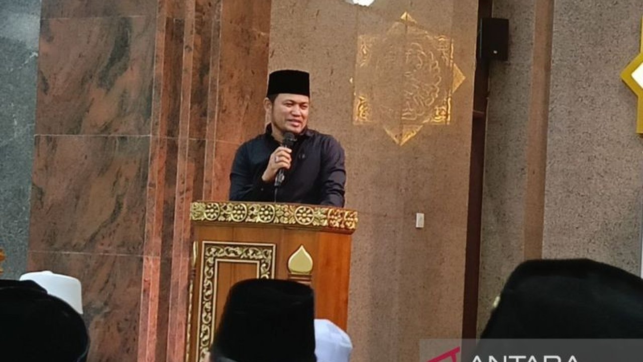 Gubernur Kaltim, Rudy Mas'ud, tekankan pentingnya sertifikasi pengurus masjid untuk penyaluran insentif tepat sasaran dan wujudkan Kalimantan Timur sebagai kota pesantren yang unggul.