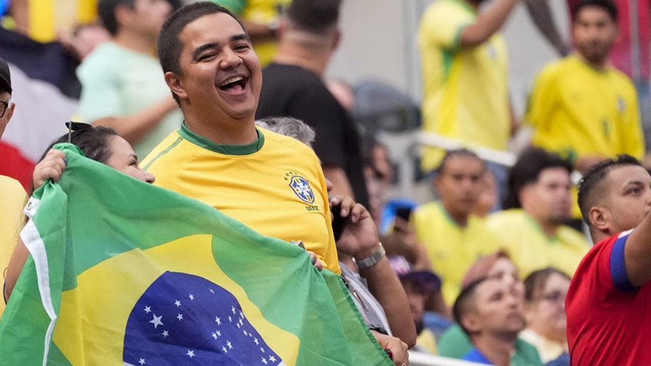 Kisah Socrates: Legenda Brasil yang Hanya Bermain 12 Menit di Inggris