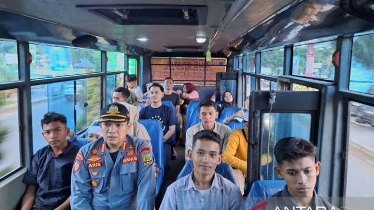 Dinas Perhubungan Langkat menambah satu unit bus gratis untuk melayani penumpang dari Stasiun Kereta Api Kwala Bingai ke Masjid Raya Stabat, demi meningkatkan aksesibilitas dan kenyamanan warga.