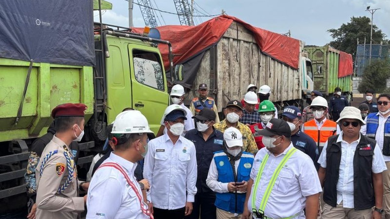 Kementerian Lingkungan Hidup (KLH) akan meninjau hulu DAS Ciliwung untuk memperbaiki vegetasi guna mencegah banjir yang kembali melanda Jakarta.