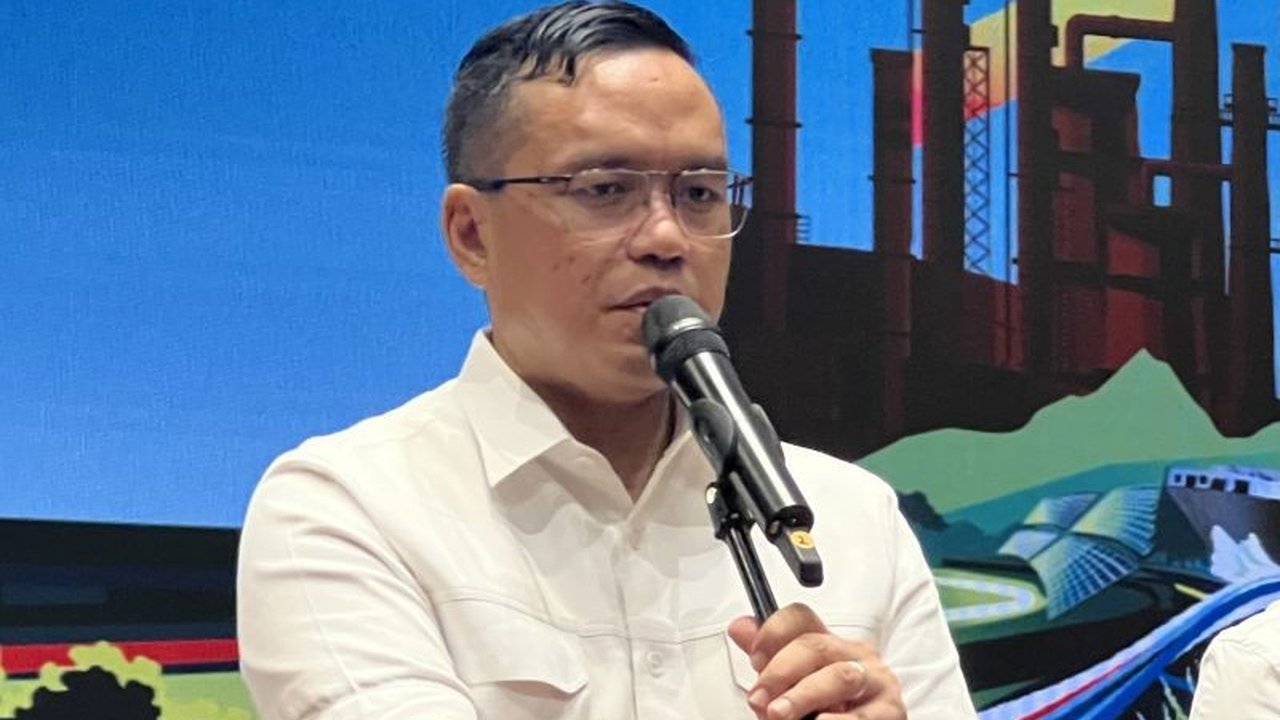 PT Pertamina membentuk Tim Crisis Center untuk menyelidiki dugaan korupsi dalam impor minyak mentah dan pengolahan bahan bakar yang menyebabkan kerugian negara hingga Rp194 triliun.