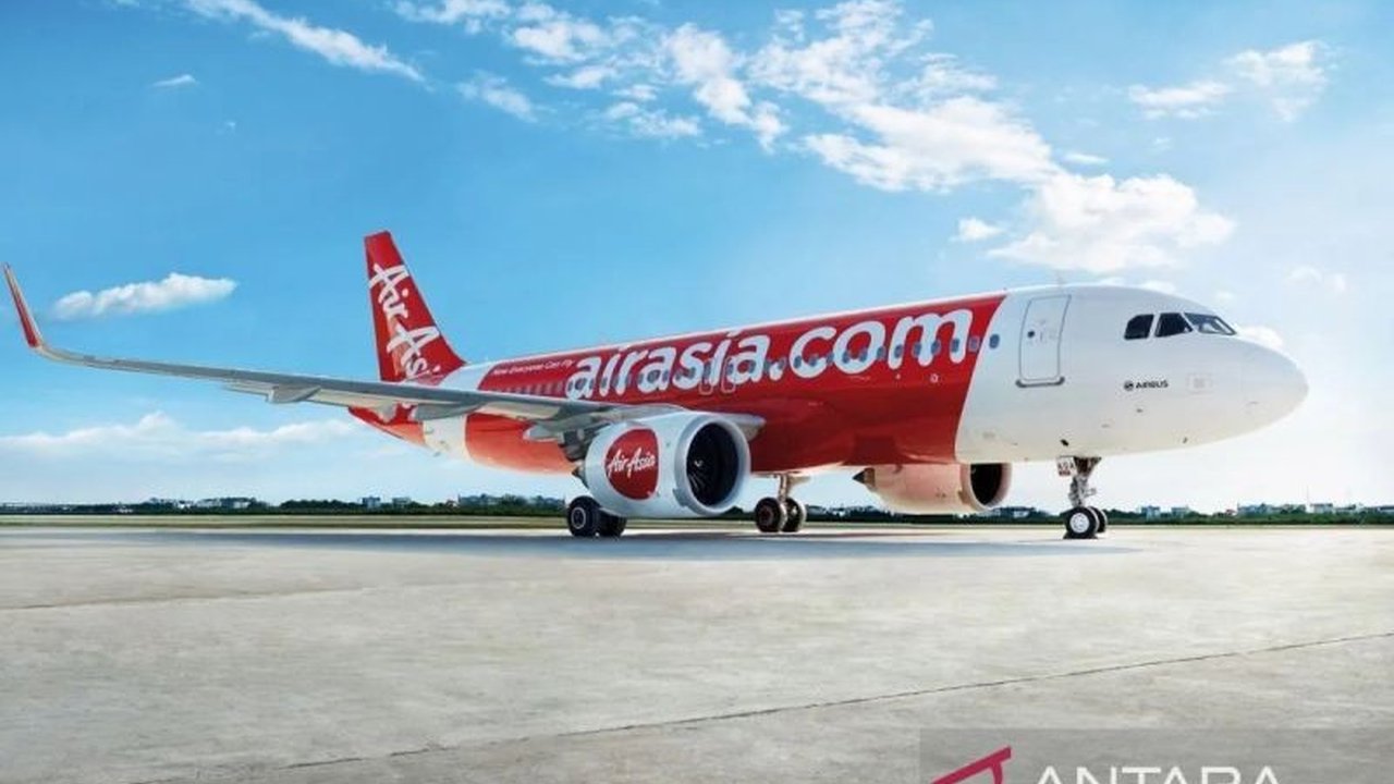 Indonesia AirAsia mendukung penuh program pemerintah untuk menurunkan harga tiket pesawat domestik selama Lebaran 2025, memberikan keringanan bagi masyarakat yang mudik.
