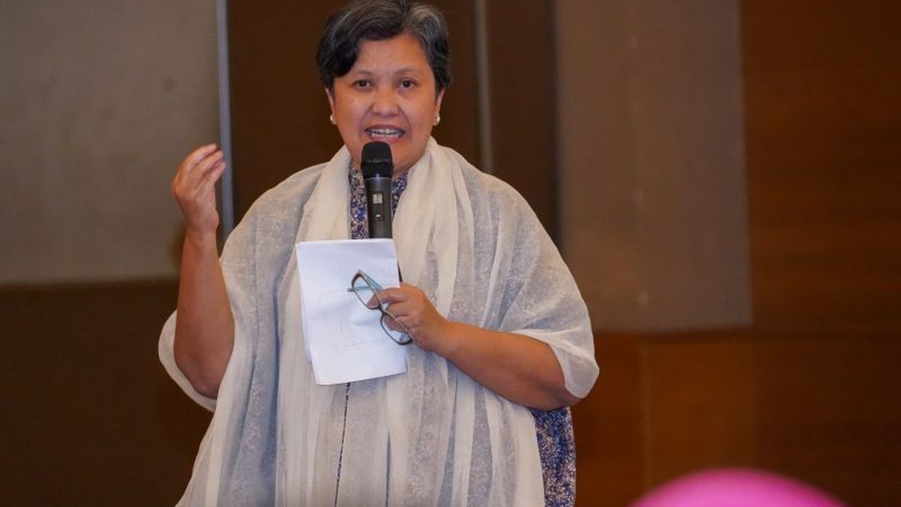 Wakil Ketua MPR RI Lestari Moerdijat meminta perempuan untuk aktif mengantisipasi dampak gejolak ekonomi dan PHK massal yang diperkirakan akan meningkat di tahun 2025, serta mendorong pemberdayaan perempuan agar tetap produktif.