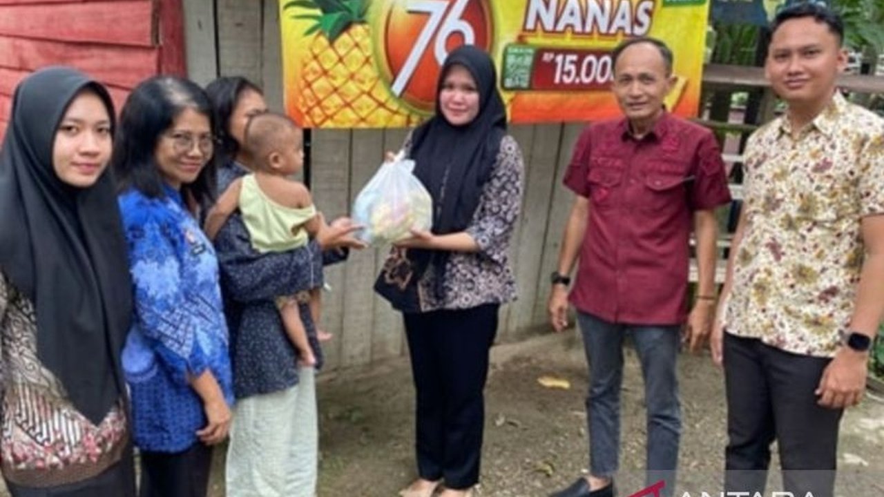 Balai Pemasyarakatan (Bapas) Kelas II Kendari menyalurkan bantuan sembako kepada warga kurang mampu sebagai bagian dari program akselerasi Kementerian Hukum dan HAM, guna meningkatkan kesejahteraan sosial dan mempererat hubungan dengan masyarakat.