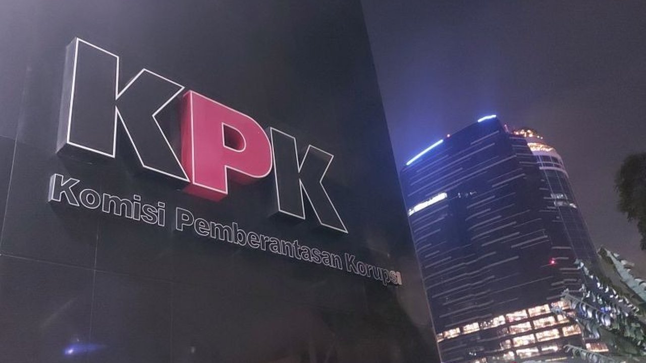 Sidang praperadilan Sekretaris Jenderal PDI Perjuangan, Hasto Kristiyanto, ditunda KPK karena alasan kelengkapan dokumen, sementara tim hukum Hasto tetap optimistis.