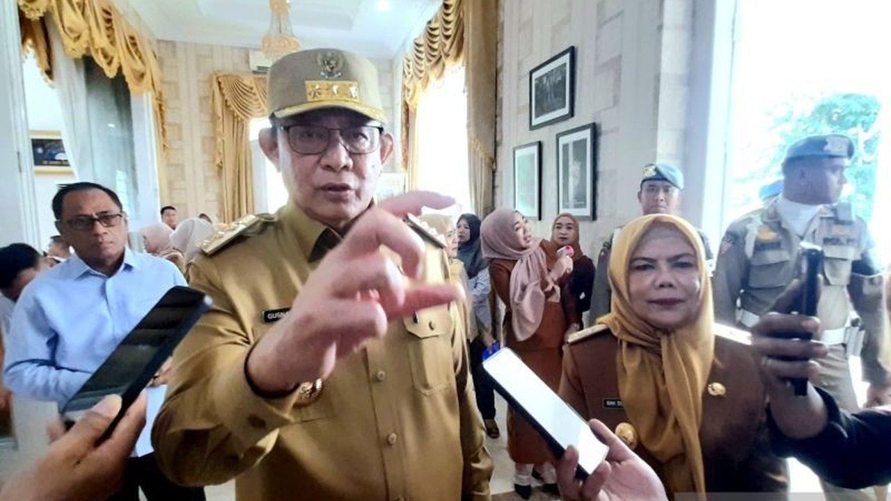 Gubernur Gorontalo, Gusnar Ismail, menekankan pentingnya pelayanan publik bagi ASN, meskipun menerapkan sistem kerja dari mana saja pada Jumat.