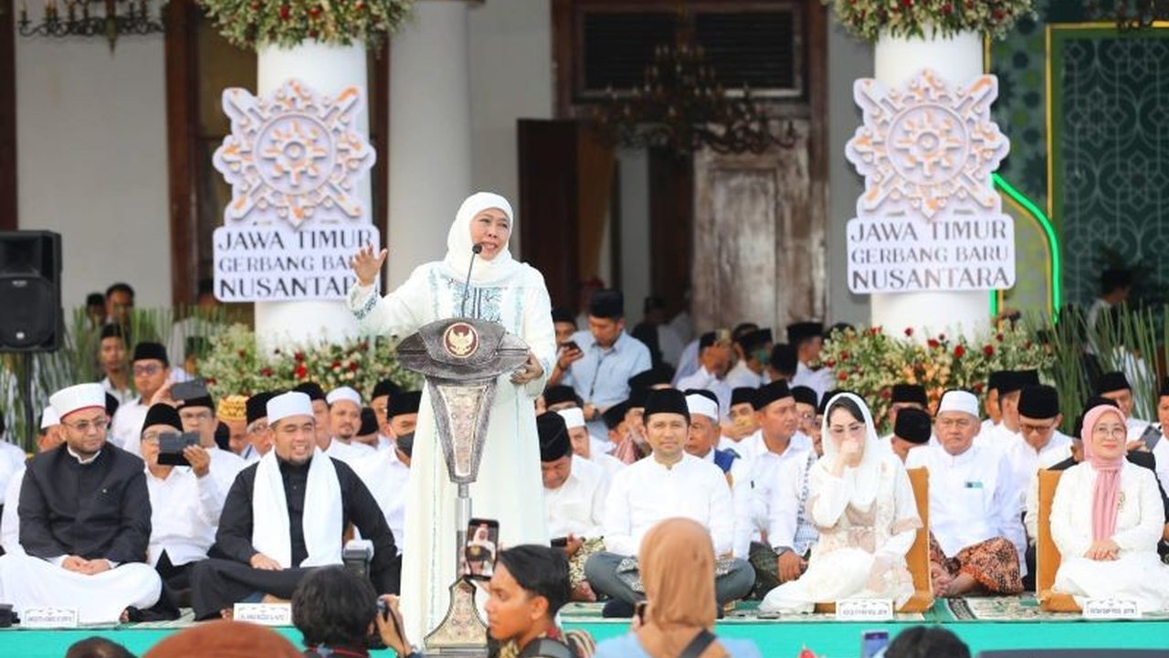 Gubernur Khofifah Indar Parawansa mengajak masyarakat Jawa Timur bergotong royong dan bersinergi mewujudkan visi Jatim sebagai Gerbang Baru Nusantara dalam acara tasyakuran dan doa bersama.