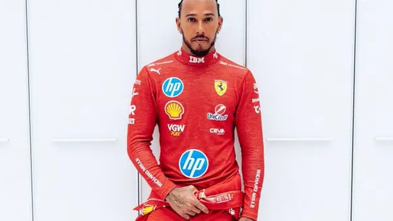 Lewis Hamilton yang memperkuat Scuderia Ferrari. (X/Ferrari)