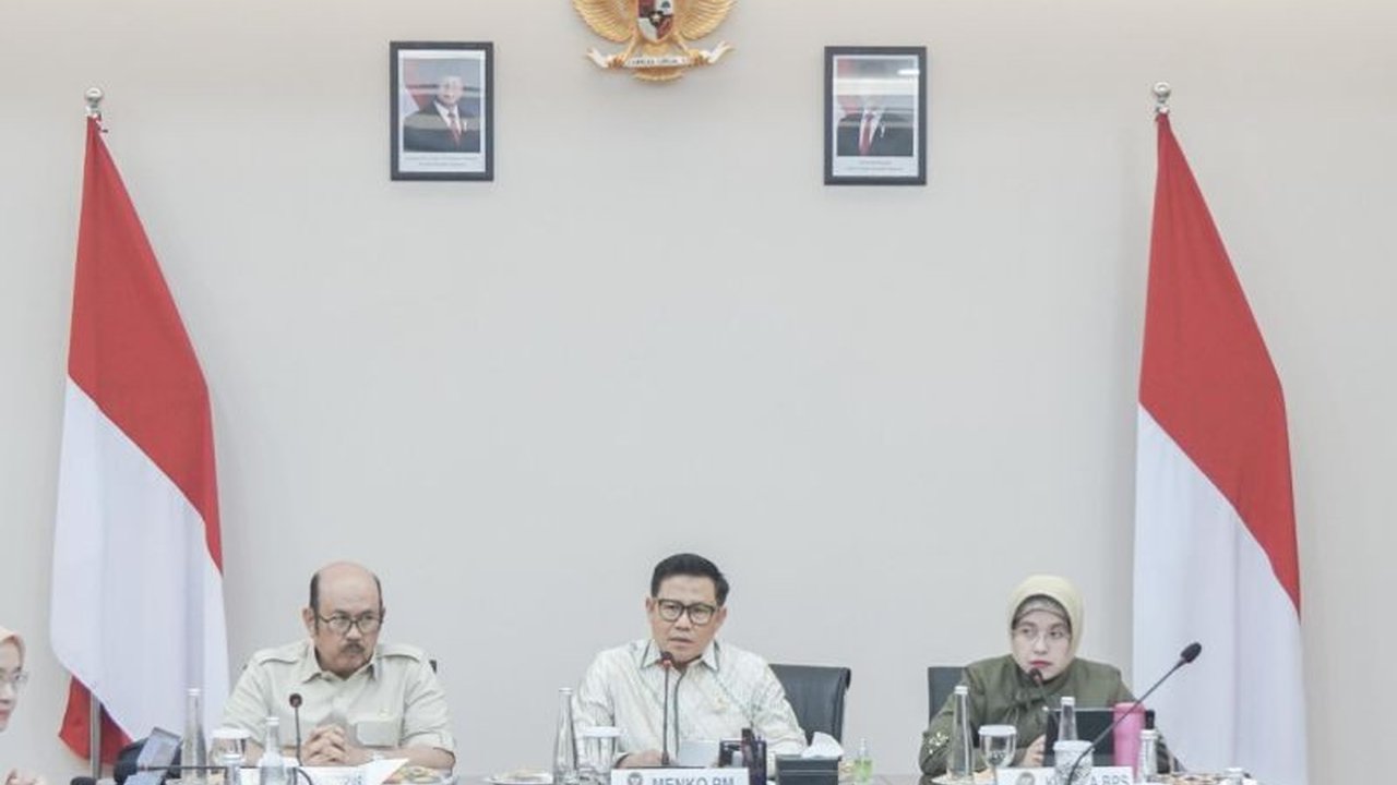 Menteri PPN/Kepala Bappenas, Rachmat Pambudy, menegaskan Data Tunggal Sosial Ekonomi Nasional (DTSEN) sebagai platform utama untuk kebijakan berbasis data yang akurat, terintegrasi, dan aman, sesuai amanat Perpres dan Inpres.